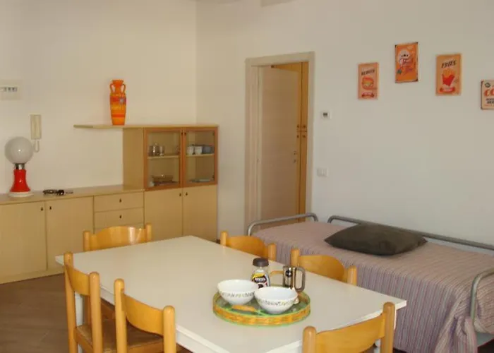 公寓 Residenza Casa Del Sole 贝拉里亚-伊贾马里纳